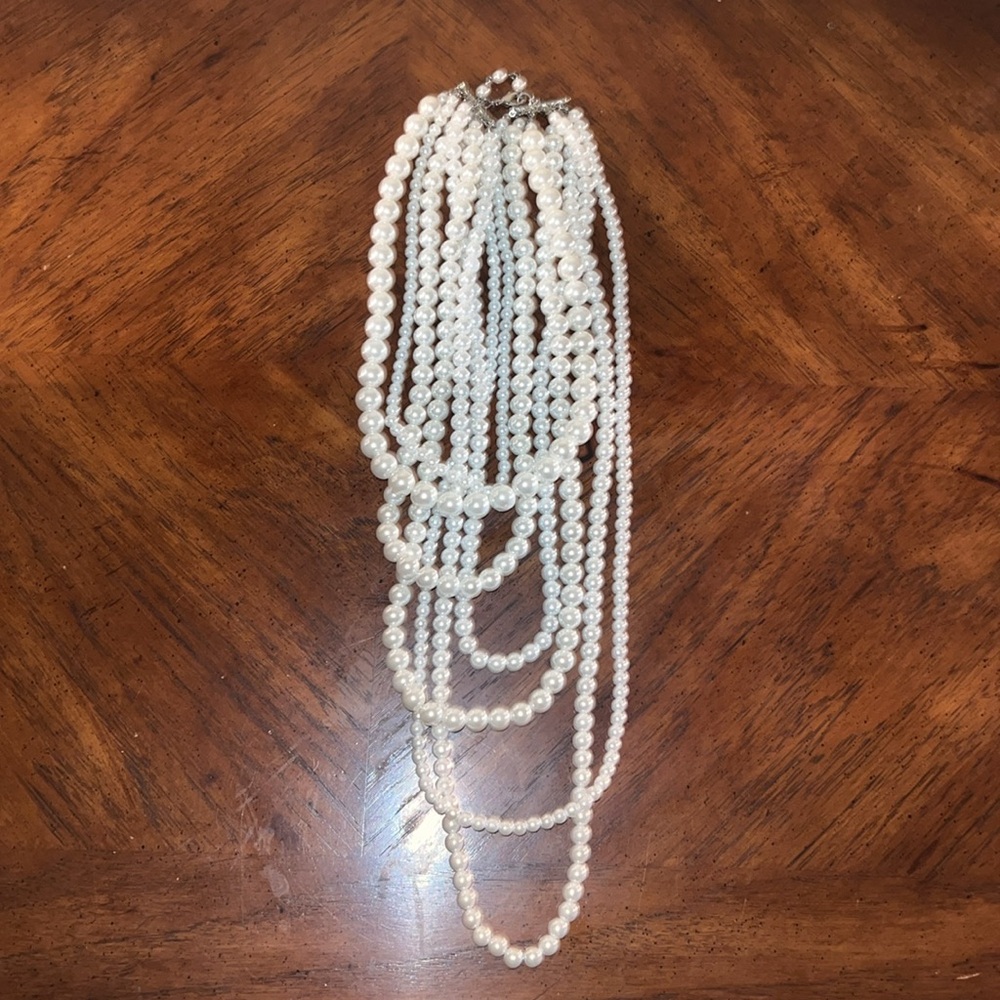 Pearl Necklace - Picture 6 of 6